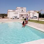 Donatella Villa